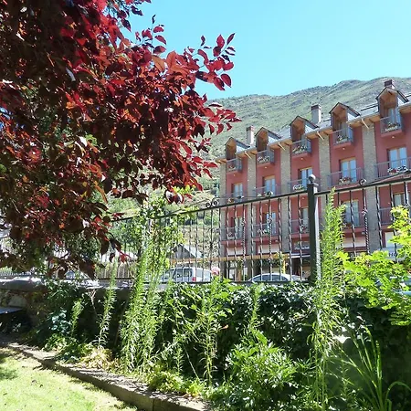 Hotel Y Vall D Aneu 2*